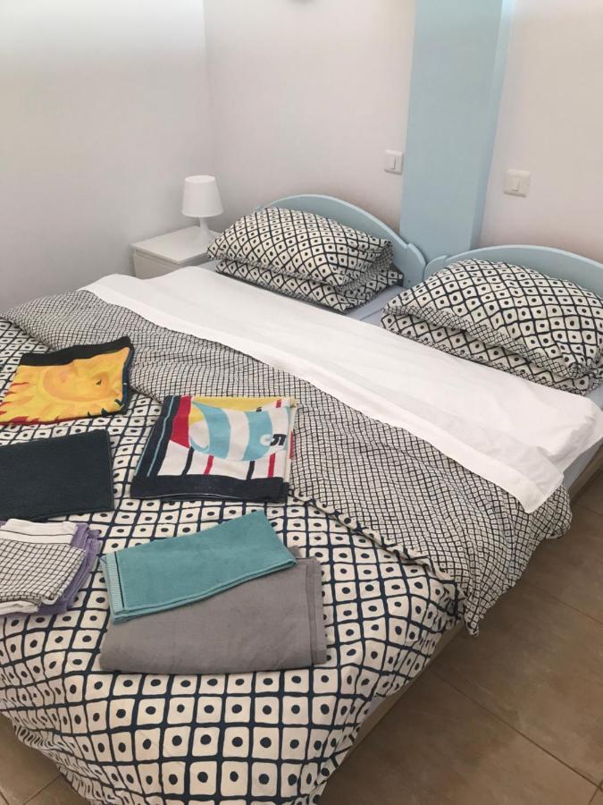 Yumbo Beach Apartment 2 With High Speed Free Internet San Bartolomé المظهر الخارجي الصورة